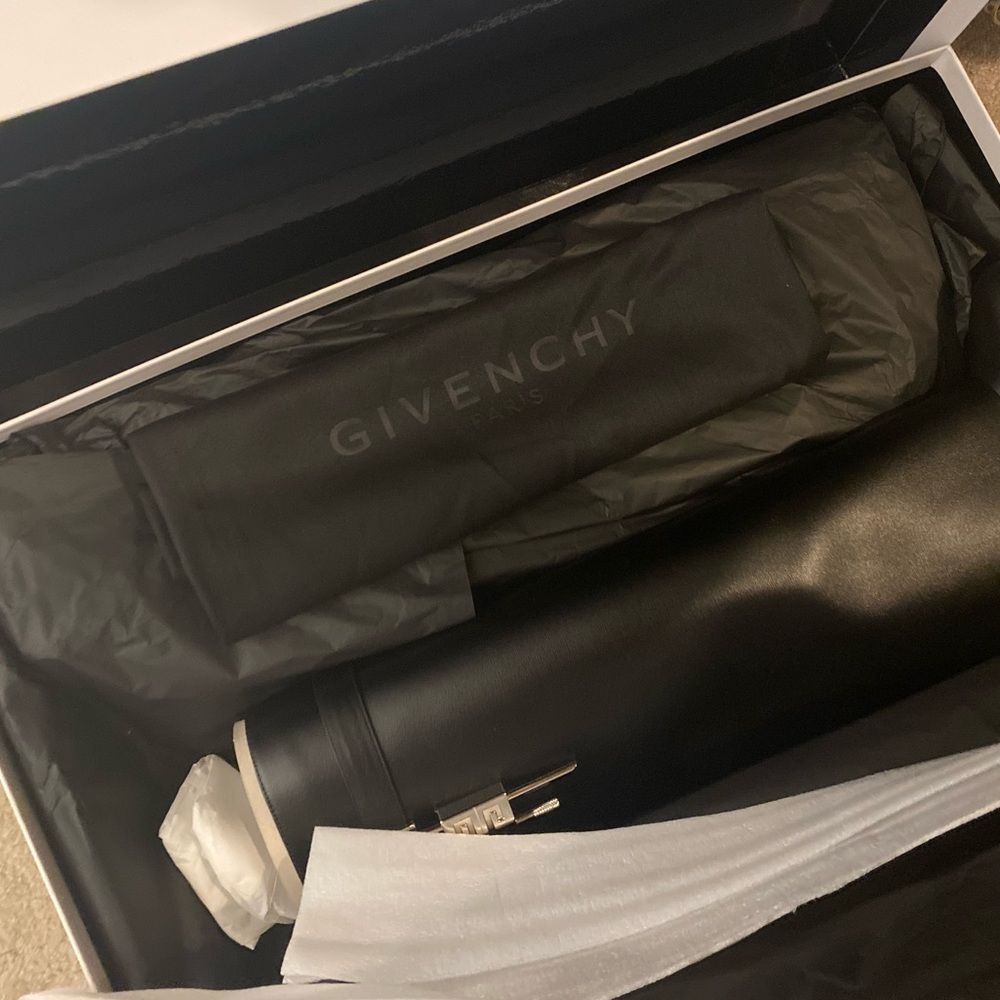 Givenchy SHARK LOCK PANT BOOTS IN LEATHER - Picture 5 of 7
